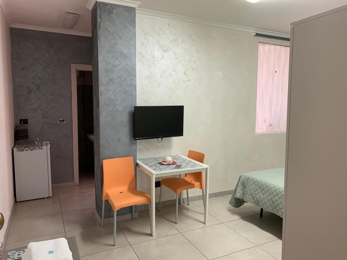 Aparthotel Raggio Di Sole San Cesareo Exterior foto