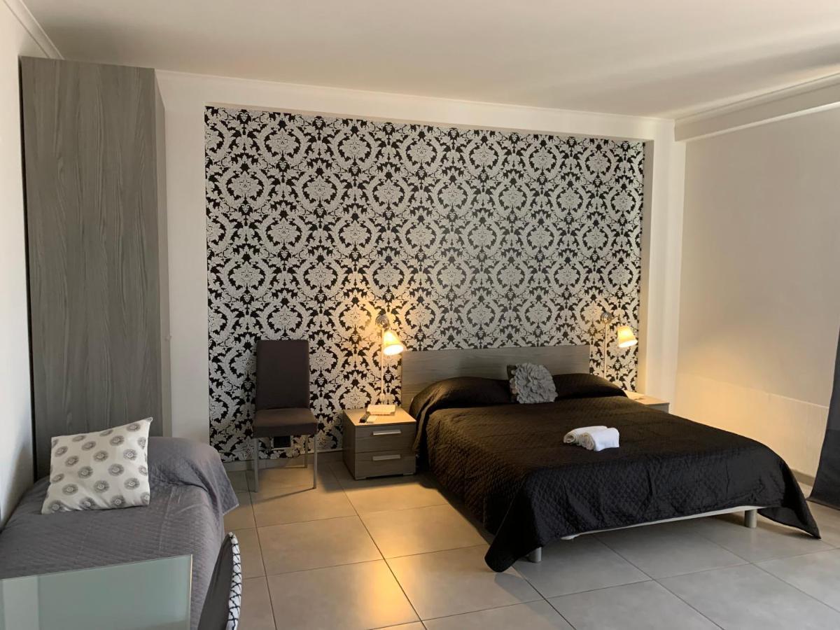Aparthotel Raggio Di Sole San Cesareo Exterior foto