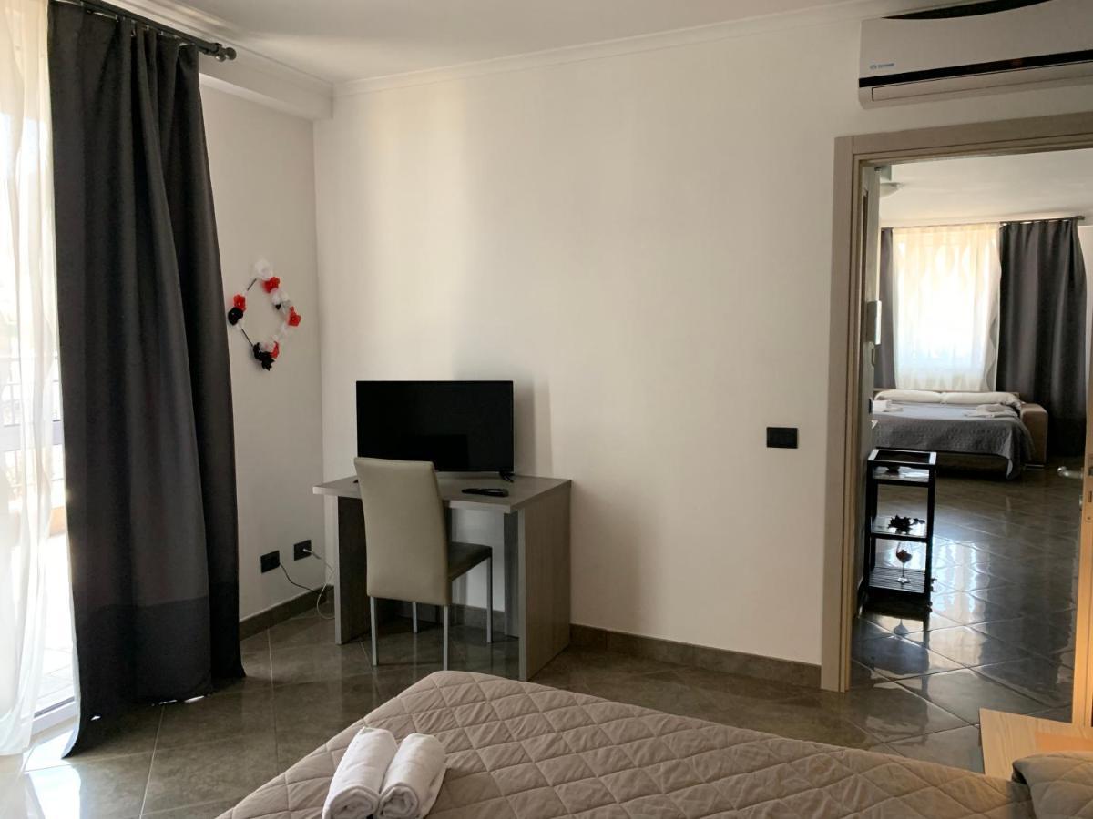 Aparthotel Raggio Di Sole San Cesareo Exterior foto