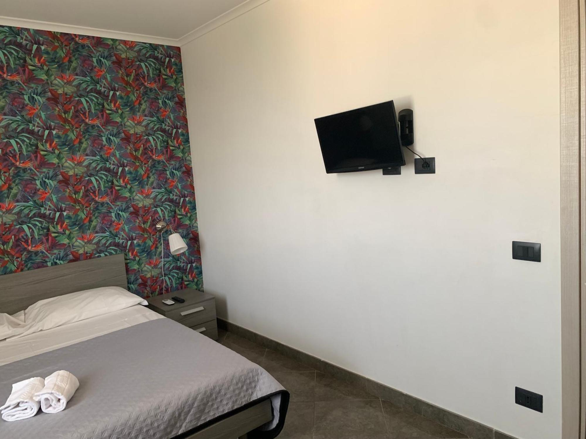 Aparthotel Raggio Di Sole San Cesareo Exterior foto