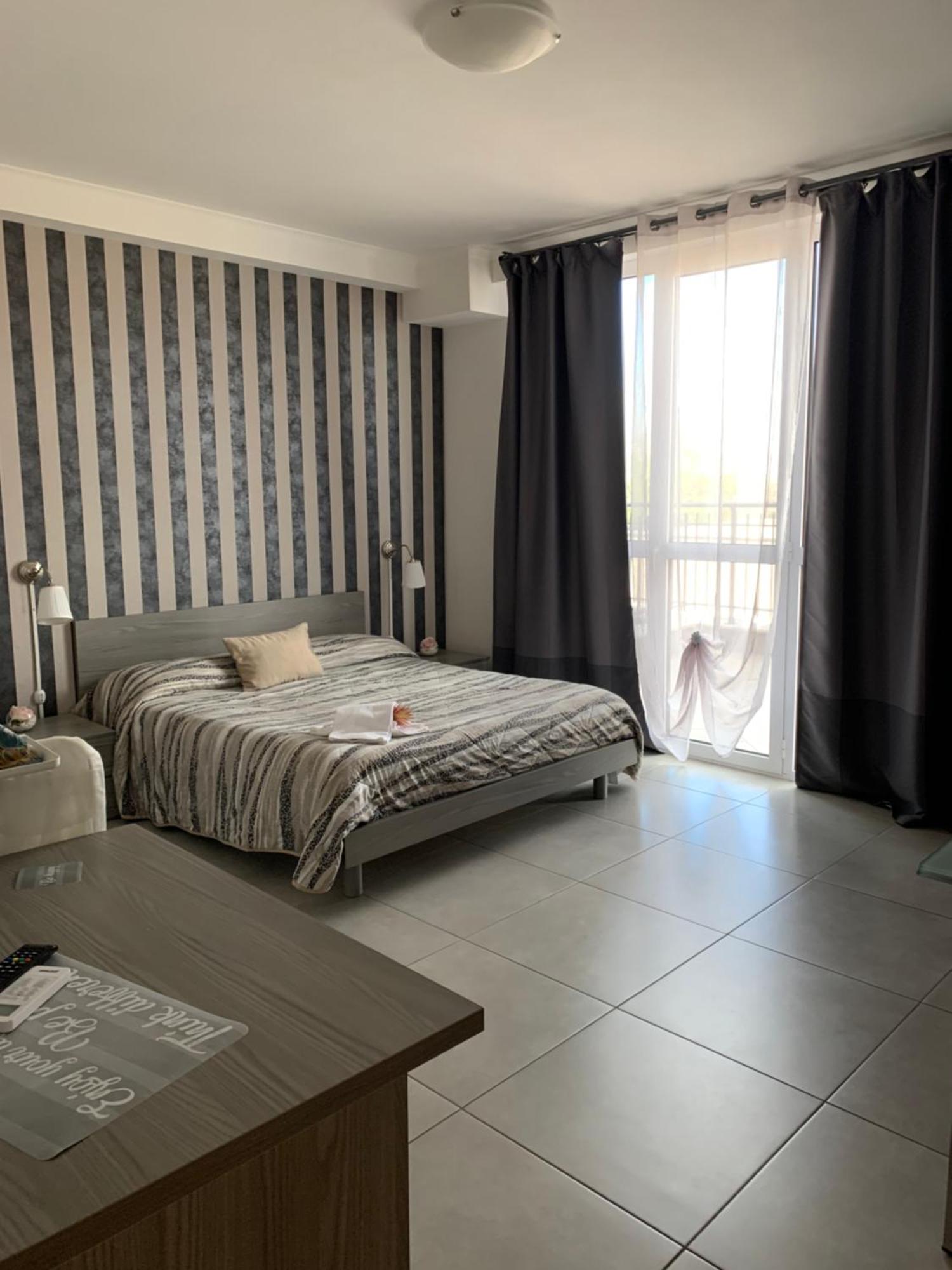 Aparthotel Raggio Di Sole San Cesareo Exterior foto